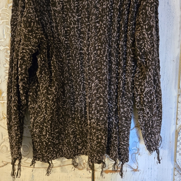 Womens Umgee Frayed Black and Cream Textured Sweater Med New - Picture 3 of 11